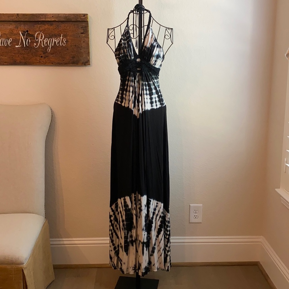 Designer Sky black and white maxi dress